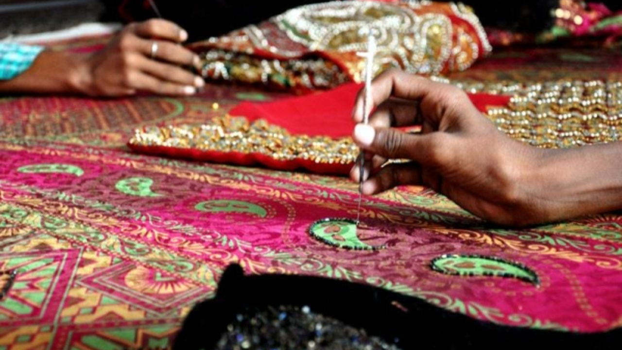How do you start and grow an arts and crafts business in India?